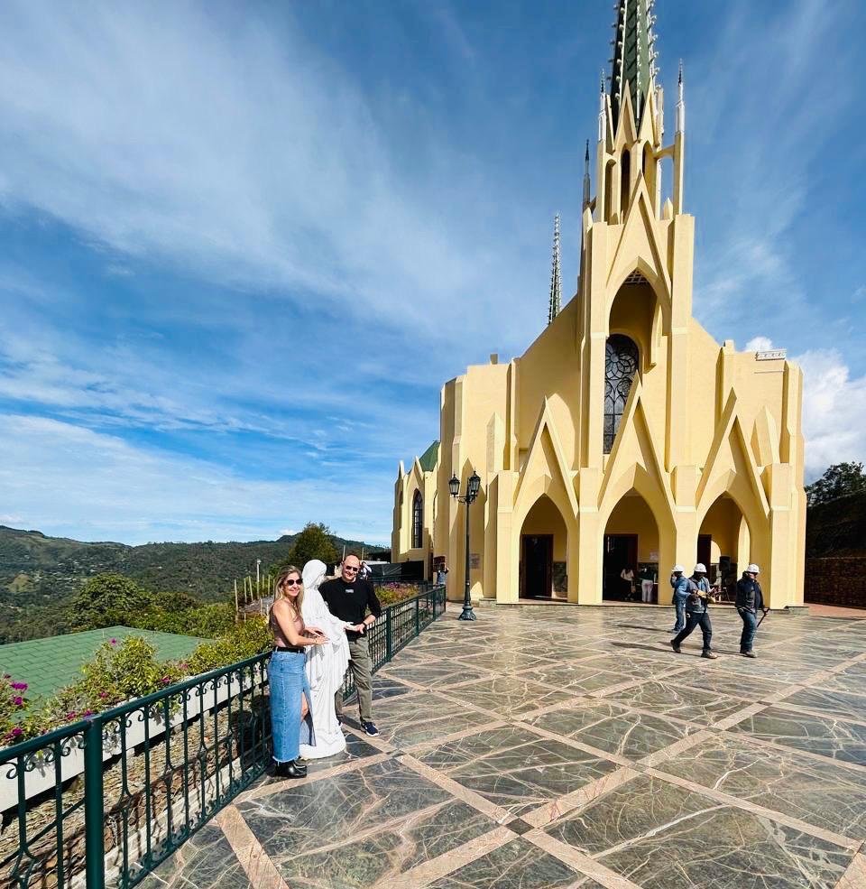 Iglesia de los Caballeros de la Virgen en El Retiro, Antioquia