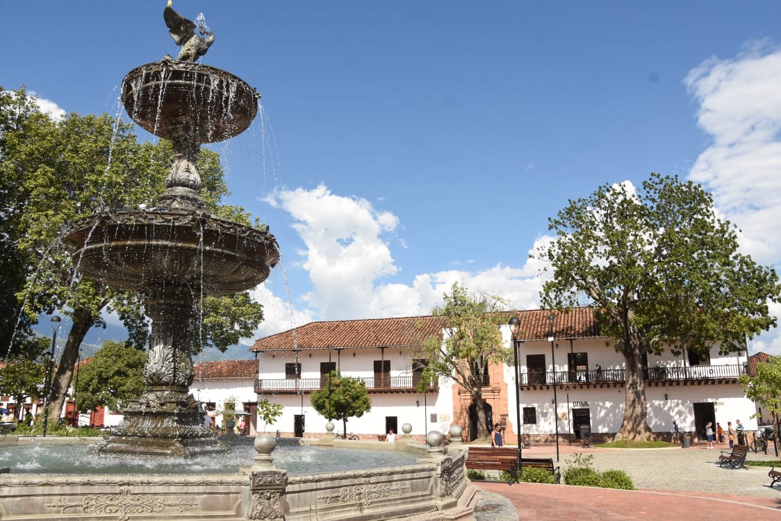 Arquitectura y pueblos cercanos para extender la ruta